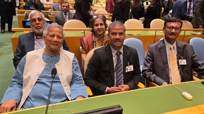 মহম্মদ ইউনুসের অন্তর্বর্তীকালীন সরকারের উপদেষ্টা আসিফ নজরুলকে মিথ্যেবাদী বললেন বাংলাদেশের সহকারী কোচ। (ফাইল ছবি, সৌজন্যে Dr. Asif Nazrul) মহম্মদ ইউনুসের অন্তর্বর্তীকালীন সরকারের উপদেষ্টা আসিফ নজরুলকে মিথ্যেবাদী বললেন বাংলাদেশের সহকারী কোচ। (ফাইল ছবি, সৌজন্যে Dr. Asif Nazrul)