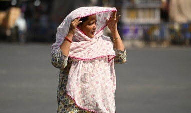 ৭৯ দিন পরে কলকাতার সর্বনিম্ন তাপমাত্রা ১৯ ডিগ্রি সেলসিয়াসের ঘরে পৌঁছে গেল। (ফাইল ছবি, সৌজন্যে সমীর জানা/হিন্দুস্তান টাইমস) ৭৯ দিন পরে কলকাতার সর্বনিম্ন তাপমাত্রা ১৯ ডিগ্রি সেলসিয়াসের ঘরে পৌঁছে গেল। (ফাইল ছবি, সৌজন্যে সমীর জানা/হিন্দুস্তান টাইমস)