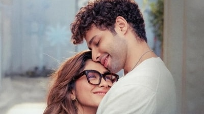 Mrunal Thakur and Siddhant Chaturvedi in a still from De Deewane is Seher Mein