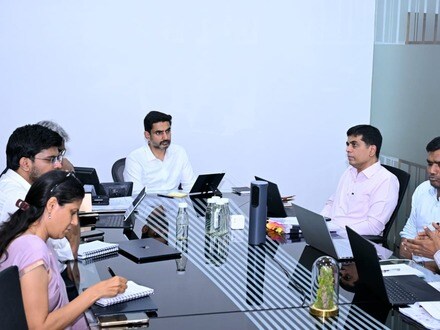 అధికారులతో మంత్రి నారా లోకేశ్ సమీక్ష