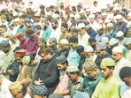 Mumbai, India – 20 Feb 2026: Muslim devotees offer prayers (namaz) on the First Jumma (Friday) of the Ramzan month at Zakaria Masjid, in Mumbai, India, on Friday, 20 Feb, 2026. (Photo by Bhushan Koyande/HT Photo)