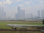 Mumbai, India - Jan. 5, 2025:Haze seen over the city skyline at Mahalaxmi Race course, in Mumbai, India, on Sunday, January 5, 2025. (Photo by Anshuman Poyrekar/ Hindustan Times) (Hindustan Times) Mumbai, India - Jan. 5, 2025:Haze seen over the city skyline at Mahalaxmi Race course, in Mumbai, India, on Sunday, January 5, 2025. (Photo by Anshuman Poyrekar/ Hindustan Times) (Hindustan Times)