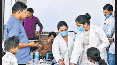 A team from the health department conducts rapid tests at Chhainsa village in Palwal district. (Parveen Kumar/HT PHOTO) A team from the health department conducts rapid tests at Chhainsa village in Palwal district. (Parveen Kumar/HT PHOTO)