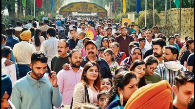 Bustling crowds marked the final day of the 54th Rose Festival at Zakir Hussain Rose Garden in Sector 16, Chandigarh, on Sunday. (HT Photo) Bustling crowds marked the final day of the 54th Rose Festival at Zakir Hussain Rose Garden in Sector 16, Chandigarh, on Sunday. (HT Photo)