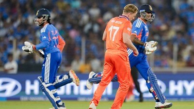తిలక్ వర్మ, సూర్యకుమార్ యాదవ్ (PTI)