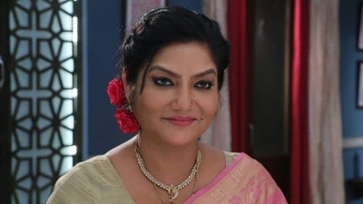 মা ভর্তি হাসপাতালে, জন্মদিনে মন খারাপ দোলনের