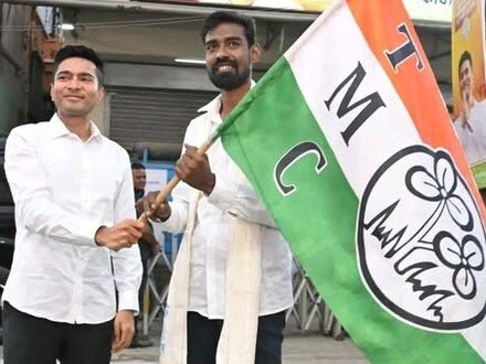 প্রতীকের পর তৃণমূলে এবার এক প্রাক্তন ফুটবলার! ঘাসফুল ছাড়ার বহুদিন পর দলে এলেন…