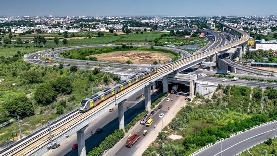 Union minister Manohar Lal Khattar said in the coming years, Sarai Kale Khan is set to emerge as an even bigger multi-modal transport hub. (ANI Photo)