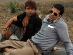 Rajpal Yadav and Akshay Kumar in Khatta Meetha