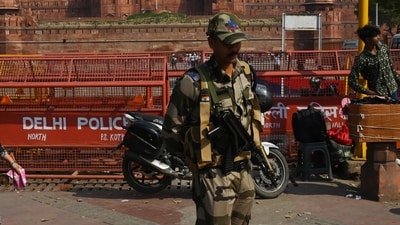 The emails claimed a blast at the Delhi Army school at 1.11 pm, Vidhan Sabha at 3.11 pm and Red Fort at 9.11 am. (HT Photo/ Vipin Kumar) The emails claimed a blast at the Delhi Army school at 1.11 pm, Vidhan Sabha at 3.11 pm and Red Fort at 9.11 am. (HT Photo/ Vipin Kumar)