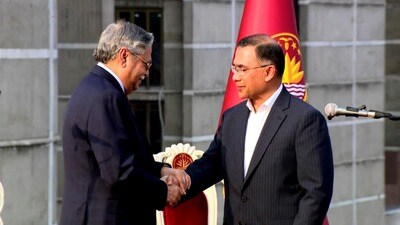 বাংলাদেশে ইউনুস জমানার সমাপ্তি ঘটতেই তাঁর বিরুদ্ধে বিস্ফোরক সেই দেশের রাষ্ট্রপতি মহম্মদ সাহাবুদ্দিন। (PTI) বাংলাদেশে ইউনুস জমানার সমাপ্তি ঘটতেই তাঁর বিরুদ্ধে বিস্ফোরক সেই দেশের রাষ্ট্রপতি মহম্মদ সাহাবুদ্দিন। (PTI)