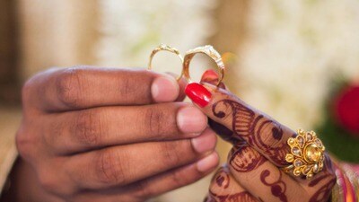 అమ్మాయిలకు పోలీసుల సూచనలు (representative image ) (image pixel) అమ్మాయిలకు పోలీసుల సూచనలు (representative image ) (image pixel)