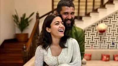 విజయ్-రష్మిక పెళ్లి: జూబ్లీహిల్స్ ప్యాలెస్ నుండి ప్రైవేట్ జెట్ వరకు.. వీరి ఆస్తుల చిట్టా ఇదే! విజయ్-రష్మిక పెళ్లి: జూబ్లీహిల్స్ ప్యాలెస్ నుండి ప్రైవేట్ జెట్ వరకు.. వీరి ఆస్తుల చిట్టా ఇదే!