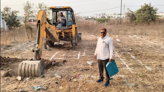 Asif Khan, 53, a civil engineer, got his first gig as an independent construction supervisor recently in Jalgaon.
