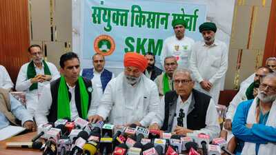 Samyukt Kisan Morcha leaders addressing mediapersons in Kurukshetra on Tuesday.