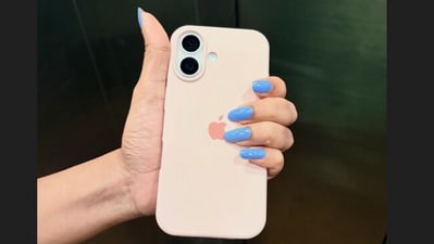 A Bengaluru woman went viral after sharing how a friend assumed her iPhone was a boyfriend’s gift. (X/@Escapeplace__) A Bengaluru woman went viral after sharing how a friend assumed her iPhone was a boyfriend’s gift. (X/@Escapeplace__)