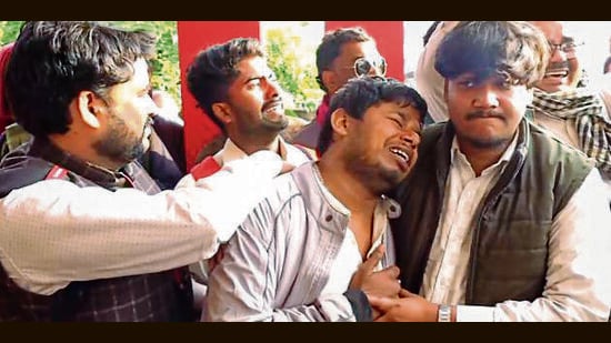 Family members mourn at a hospital in Chatra, Tuesday (PTI)