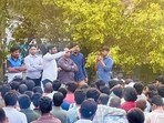 AKSSA president R Kanthakumar addresses protestors in Dhadwad’s Jubilee Circle on Tuesday. (HT PHOTO)