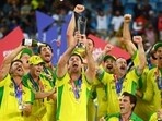 Australian team with the 2021 T20 World Cup. (Getty Images) Australian team with the 2021 T20 World Cup. (Getty Images)