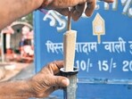 Citizen Amar’s kulfi cart in central Delhi’s Bhogal bears hand-painted verses in Hindi. (HT)