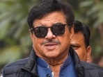 Shatrughan Sinha has finally seen Dhurandhar and shared his thoughts on it.