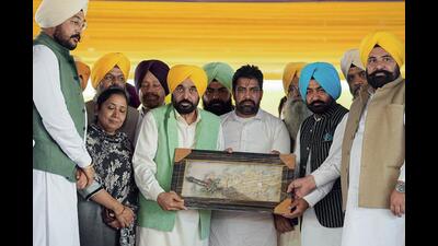 Ferozepur: Chief minister Bhagwant Mann on Wednesday inaugurated the first phase of the reconstruction and relining of the Ferozepur Feeder Canal at Makhu, terming it a major step towards strengthening irrigation in the Malwa region. Ferozepur: Chief minister Bhagwant Mann on Wednesday inaugurated the first phase of the reconstruction and relining of the Ferozepur Feeder Canal at Makhu, terming it a major step towards strengthening irrigation in the Malwa region.