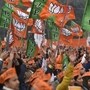 বিজেপিতে ফিরে এসে দিনহাটার ৩ নম্বর মণ্ডল বিজেপির সভাপতি কমল মণ্ডল অভিযোগ করলেন, তৃণমূলের লোকজন বন্দুক ধরে ভয় দেখিয়ে তাঁকে তৃণমূলে যোগদান করিয়েছিল। 