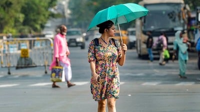 পয়লা মার্চ থেকেই ঊর্ধ্বমুখী বঙ্গের তাপমাত্রা (ছবিটি প্রতীকী, সৌজন্যে পিটিআই) পয়লা মার্চ থেকেই ঊর্ধ্বমুখী বঙ্গের তাপমাত্রা (ছবিটি প্রতীকী, সৌজন্যে পিটিআই)