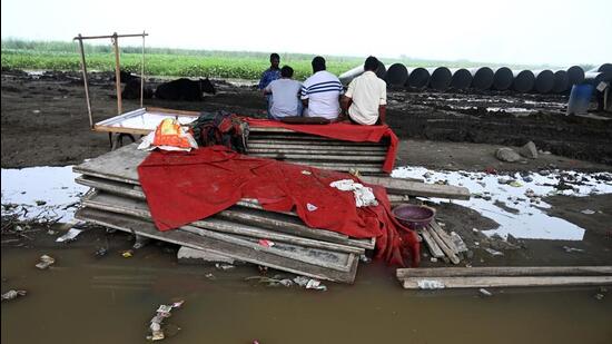 A dhobi ghat in Delhi. (HT Archive)