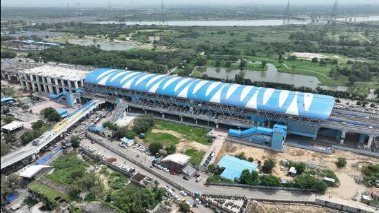 A senior government official said that a high-powered committee is in place to approve the Influence Zone Plan (IZP), with respect to the transit-oriented development node of Nizammudin-Sarai Kale Khan multimodal transit hub (MMTH). (HT Archive)