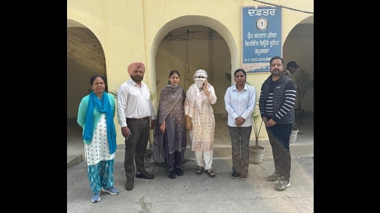 The accused, identified as Ruhi Bala Kalia, is posted at the FCI office in Bhogpur, Jalandhar district. (HT Photo)