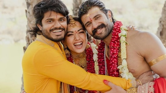 వదినకు వెల్కమ్ చెప్పిన ఆనంద్ దేవరకొండ.. వాళ్లు అడిగిన ప్రశ్నకు ఎలా రియాక్ట్ కావాలో అర్థం కాలేదంటూ పోస్ట్