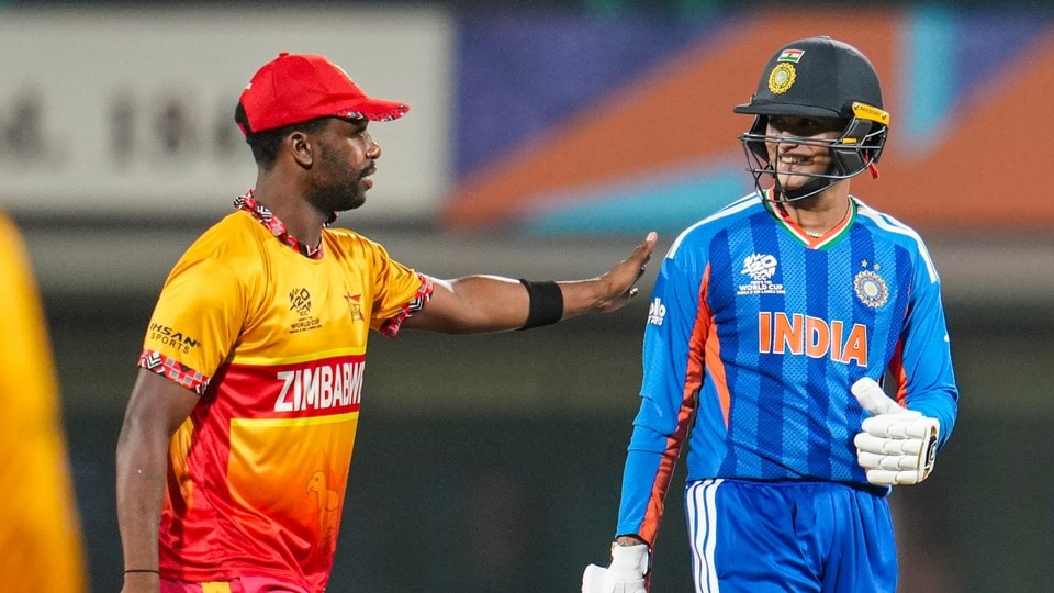 অভিষেক শর্মা এদিন অর্ধশতরানের হাত ধরে ভারতের বড় জয়ে অংশ
নেন।
(PTI Photo/Ravi Choudhary) (PTI02_26_2026_000957B) (PTI)