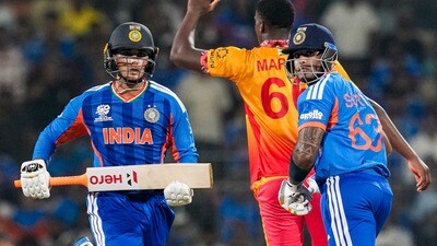 జింబాబ్వేతో మ్యాచ్ లో అభిషేక్ శర్మ, సూర్యకుమార్ యాదవ్ (PTI) జింబాబ్వేతో మ్యాచ్ లో అభిషేక్ శర్మ, సూర్యకుమార్ యాదవ్ (PTI)