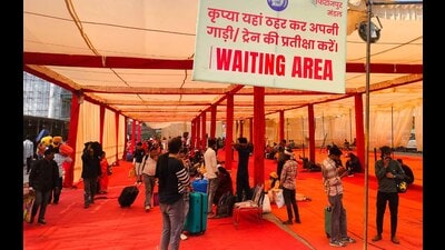 The temporary waiting area at the Ludhiana Junction set up to ease congestion on platforms. (HT Photo) The temporary waiting area at the Ludhiana Junction set up to ease congestion on platforms. (HT Photo)