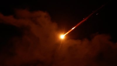 A projectile launched from Iran heads towards Israel, after Israel and the U.S. launched strikes on Iran, as seen from Hebron in the Israeli-occupied West Bank February 28, 2026. REUTERS/Mussa Qawasma (REUTERS)