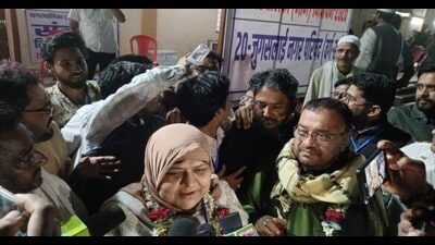 Jharkhand State Minority Commission chairman Hedayatullah Khan’s wife Nausheen Khan after winning Jugsalai Nagar Parishad chairperson poll in Jamshedpur on Friday late evening. (HT Photo)