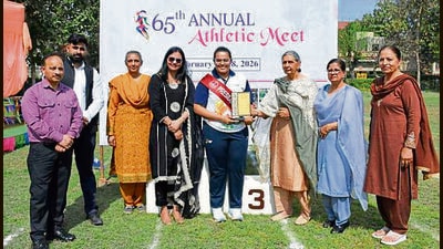 Managing committee awards ₹2.25 lakh to sportspersons and coaches. (HT Photo) Managing committee awards ₹2.25 lakh to sportspersons and coaches. (HT Photo)