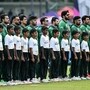 যদি গতকাল নিউজিল্যান্ড ইংল্যান্ডকে হারিয়ে দিতে পারত, তাহলে পাকিস্তান গতকালই ছিটকে যেত বিশ্বকাপ থেকে।(AFP)