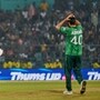 মাথায় হাত পাকিস্তানের, টি-টোয়েন্টি বিশ্বকাপ থেকে ছিটকে গেল। (ছবি সৌজন্যে এপি)