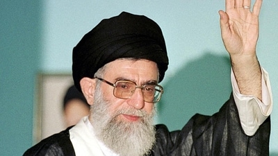 Ayatollah Ali Khamenei addresses worshippers gathered for Friday prayers at Tehran University 30 July 1999. ((Photo by Atta KENARE/ AFP)) Ayatollah Ali Khamenei addresses worshippers gathered for Friday prayers at Tehran University 30 July 1999. ((Photo by Atta KENARE/ AFP))