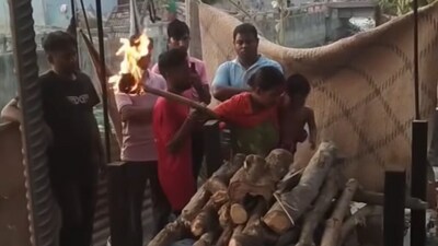 সাগরিকা বিটাক এলাকায় গত ২৬ ফেব্রুয়ারি রাতে খুন হয়েছিলেন সেই হিন্দু যুবক। সাগরিকা বিটাক এলাকায় গত ২৬ ফেব্রুয়ারি রাতে খুন হয়েছিলেন সেই হিন্দু যুবক।