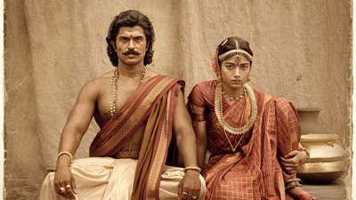 రణబాలి మూవీ పోస్టర్ లో విజయ్ దేవరకొండ, రష్మిక మందన్న (x/RanabaaliFilm) రణబాలి మూవీ పోస్టర్ లో విజయ్ దేవరకొండ, రష్మిక మందన్న (x/RanabaaliFilm)