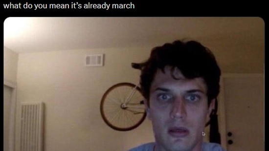 A viral meme captured online reactions to a turbulent start to 2026. (X/@user0000O0)