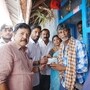 వేట్లపాలెం బాధిత కుటుంబాలకు చెక్కులు అందజేత