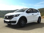 The base variant of the Nissan Gravite does not come with wheel caps. 