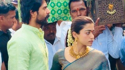 తుమ్మెనపేటలో విజయ్ దేవరకొండ దంపతులు తుమ్మెనపేటలో విజయ్ దేవరకొండ దంపతులు