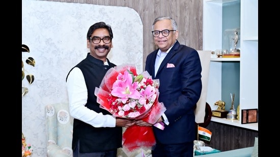 Jharkhand chief minister Hemant Soren and Tata Group chairman N Chandrasekaran in Ranchi on Monday. (HT Photo)