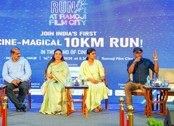 సినీ మ్యాజికల్‌ గ్లో రన్‌’  - జెర్సీ, విజేత పతకం ఆవిష్కరణ