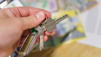 A Bengaluru man was forced to give up his flat after missing 3 EMI payments, his neighbour claimed. A Bengaluru man was forced to give up his flat after missing 3 EMI payments, his neighbour claimed.